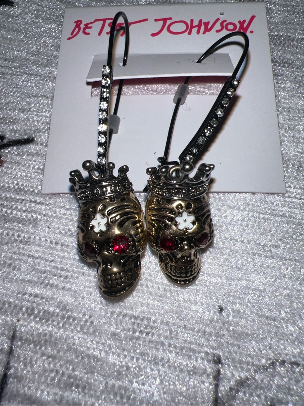 BNWT Betsey Johnson Skull with crown earrings
